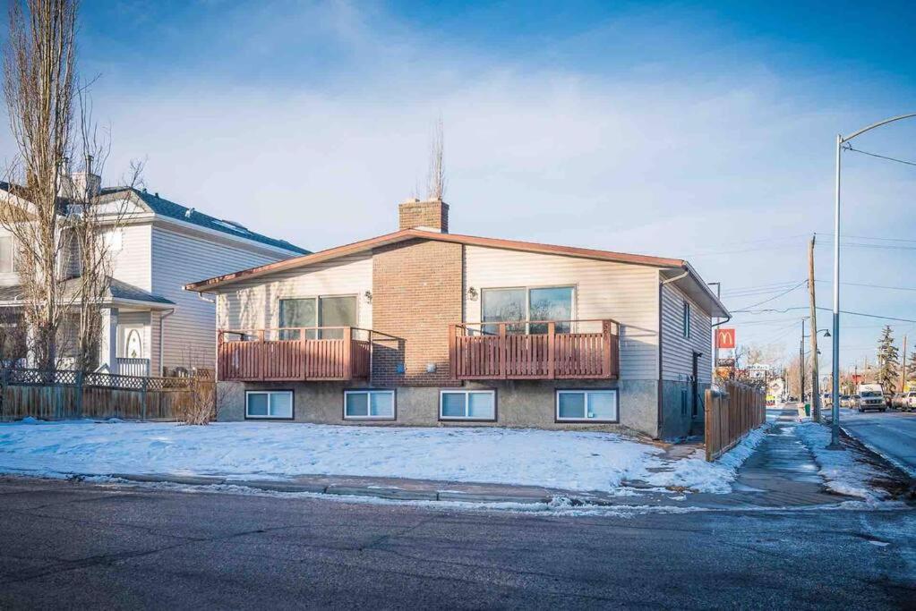 Mt Pleasant Nw 2 Bedrooms 500 YYC Eksteriør bilde
