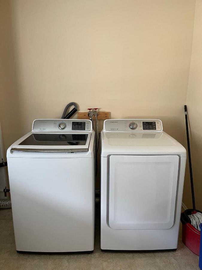 Mt Pleasant Nw 2 Bedrooms 500 YYC Eksteriør bilde