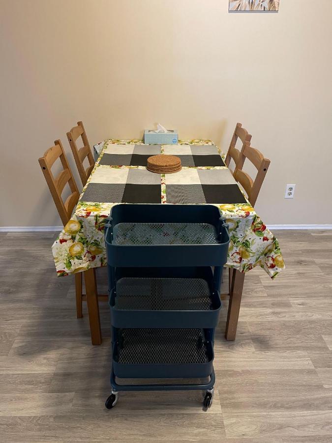 Mt Pleasant Nw 2 Bedrooms 500 YYC Eksteriør bilde