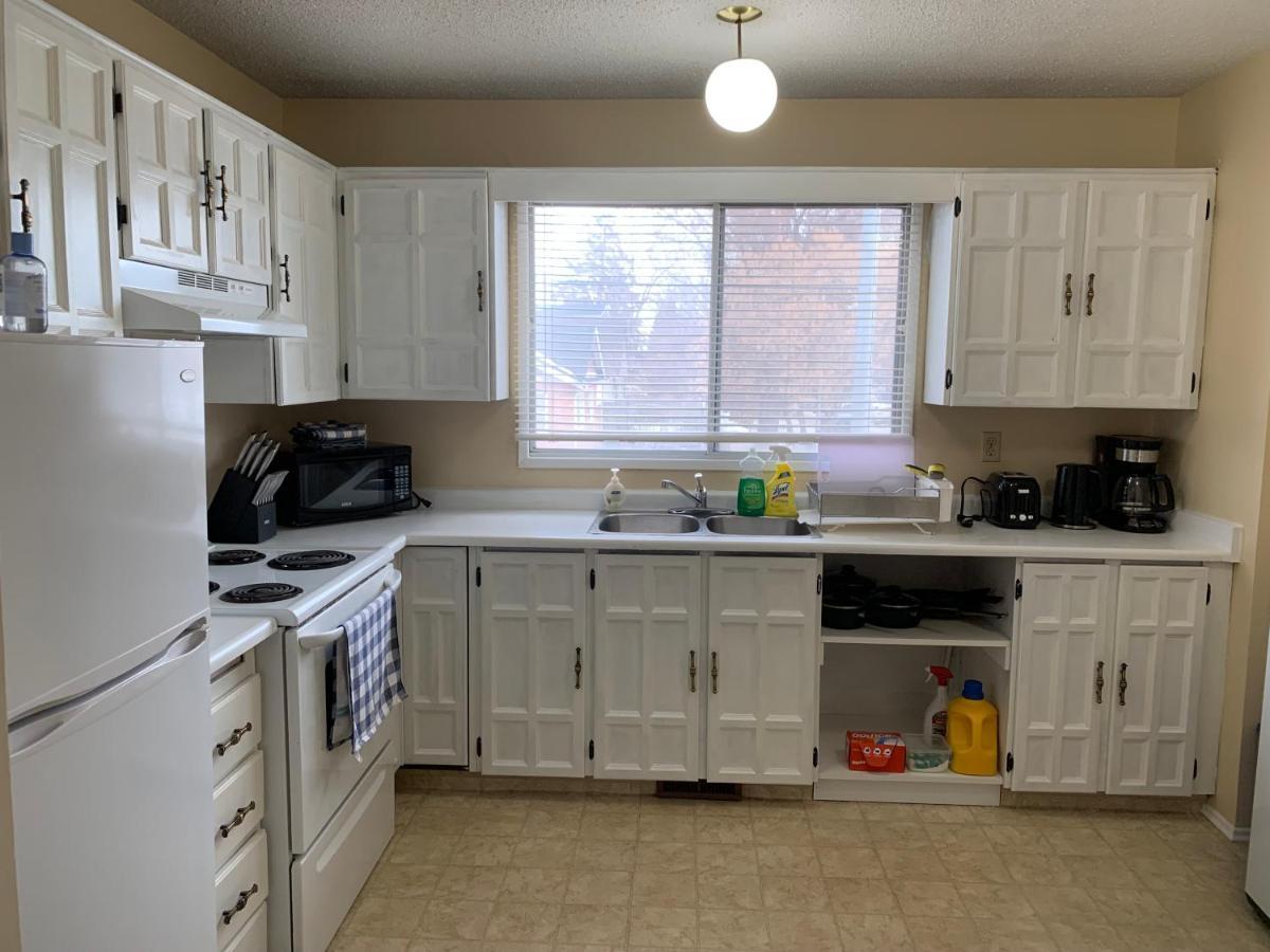 Mt Pleasant Nw 2 Bedrooms 500 YYC Eksteriør bilde